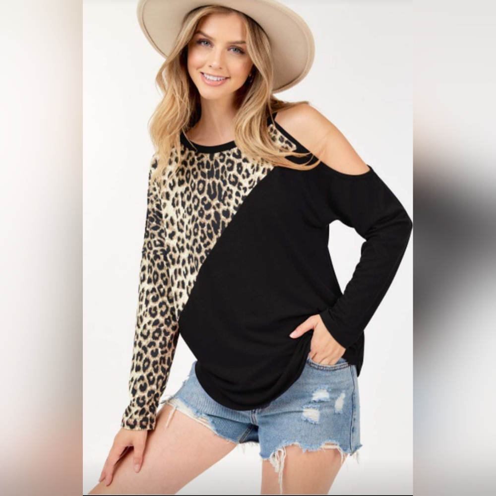 Asymmetric Cold Shoulder Leopard Top